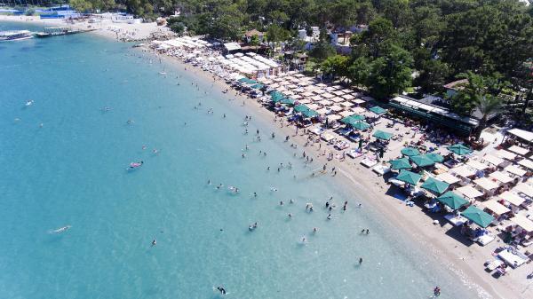 Antalya'da yıl sonu 9,5 milyon, 2022'de 16 milyon turist hedefi